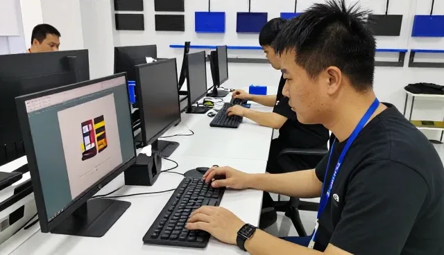 不同规模数字化发展与技术外包应用分析
